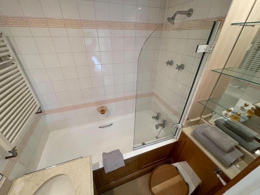 Circus Mews Townhouse:2 Beds:2 En-Suite Baths:Parking:City Centre:Quiet Area Εξωτερικό φωτογραφία